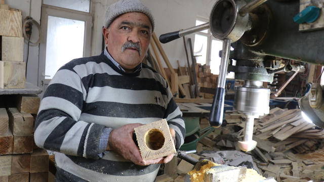 Isparta'da ahşap oyma ustası sanatını yaşatmaya çalışıyor