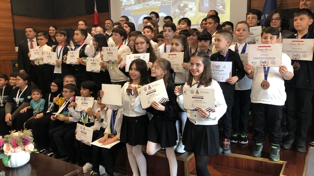 Çorlu BİLSEM'den dünya çapında başarı
Matematiğin altın çocukları madalyalarını aldı