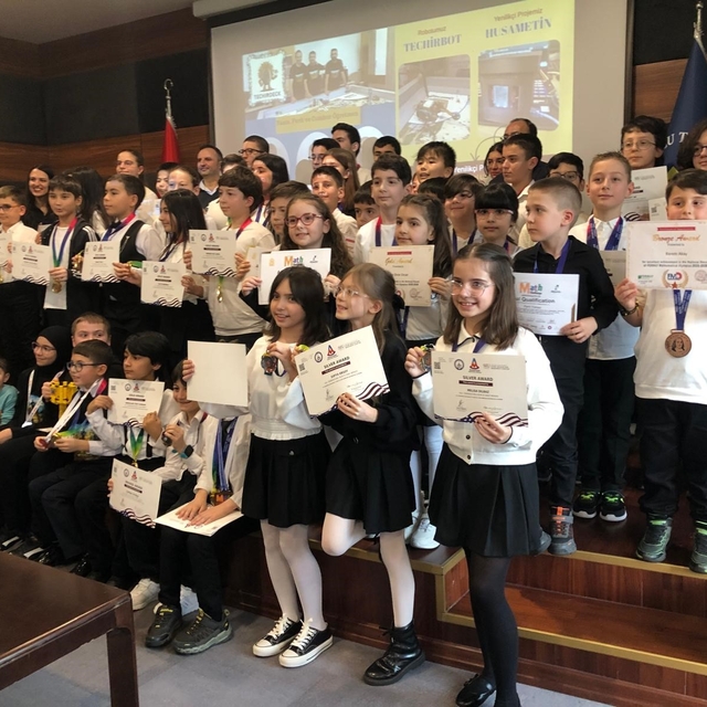 Çorlu BİLSEM'den dünya çapında başarı
Matematiğin altın çocukları madalyala...