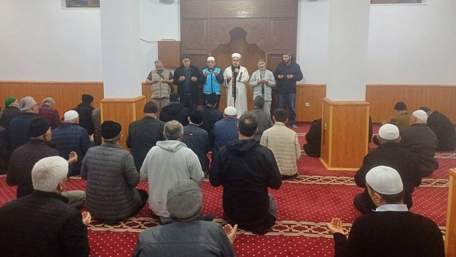 Emet'te 15 umreci dualarla uğurlandı