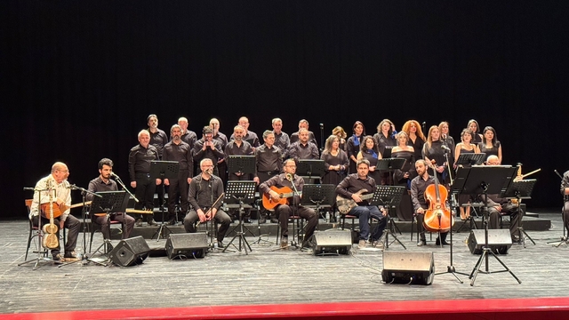 'Hayattan Sesler Korosu'ndan ayakta alkışlanan konser