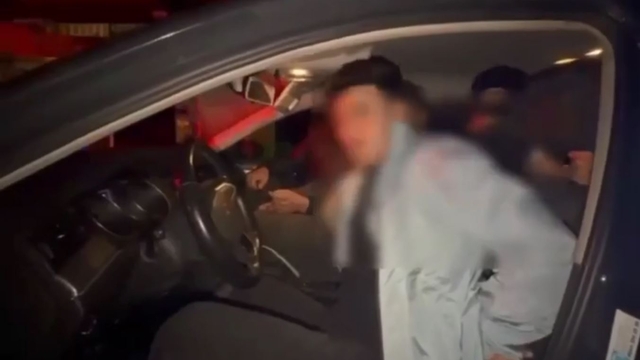 Otomobilde 10 kaçak göçmen yakalandı; 1 tutuklama