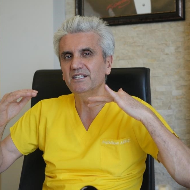 'Sosyal medyanın etkisiyle çocuk ve gençlerde estetik talebi arttı'
Çocukla...