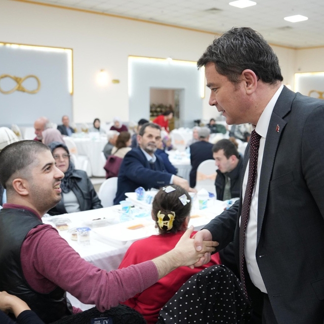 Osmangazi'de Ramazan coşkusu meydanlara taşıyor
Geleneksel gösteriler Ramaz...