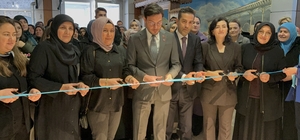 Toktalı kadınların elinde şekillenen çiniler görücüye çıktı