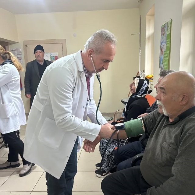 Mobil Sağlıklı Hayat Timi Bademdere'de hizmet verdi