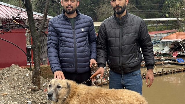 Paşa'yı canı pahasına korudu, akıntıya kapılmaktan son anda kurtardı