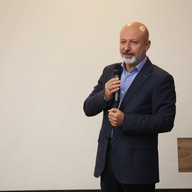 Başkan Çolakbayrakdar: "Yeşil şehir vizyonunu bilgiyle büyütüyoruz"
Kocasin...