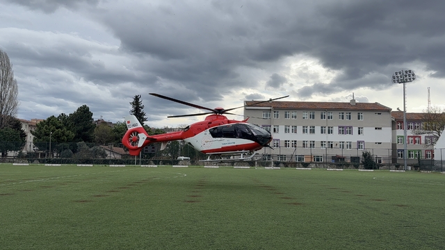 Alaçam'da kalp krizi geçiren hasta, ambulans helikopterle il merkezine gönderildi