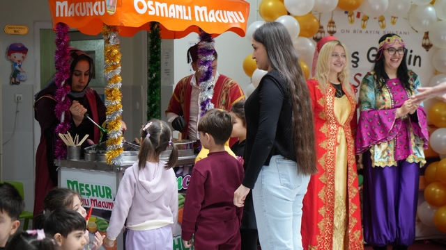 Gaziantep'te minikler ramazan atmosferini yaşadı