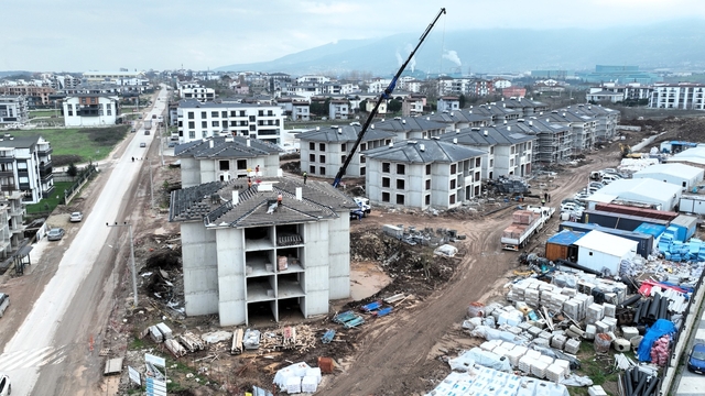 Kartepe Kent Konut Evleri'nde inşaatın yarısı tamamlandı