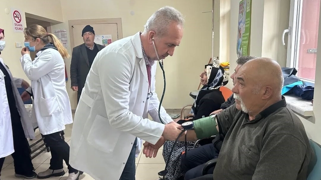 Mobil Sağlıklı Hayat Timi Bademdere'de hizmet verdi