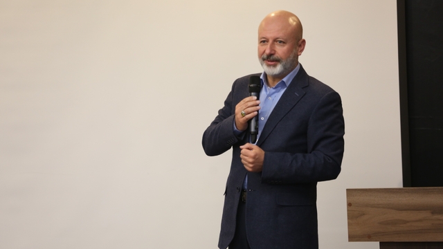 Başkan Çolakbayrakdar: "Yeşil şehir vizyonunu bilgiyle büyütüyoruz"
Kocasinan Belediyesi'nden Türkiye'ye örnek 'Yeşil Uzmanlık' eğitimi