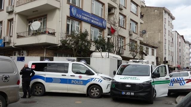 Ordu'da aile tartışması faciayla neticelendi
İfade vermeye geldiği karakolda polisin tabancasını alıp kafasına sıktı