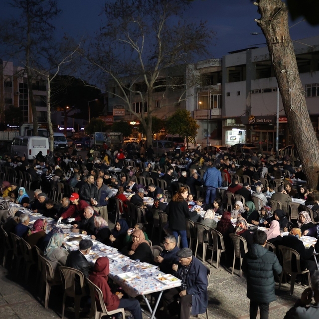 Efeler Belediyesi şehrin dört bir yanında iftar sofraları kuracak