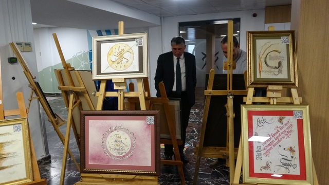 Farabi Hastanesinde Ramazan öncesi anlamlı sergi
Kaligrafi sanatçısı Osman Keskin'in Ramazan ayına özel olarak hazırladığı 38 eser hastanede sanatseverlerin ilgisine sunuldu