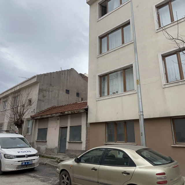 Yüksekten düşüp ağır yaralanan çocuk komada