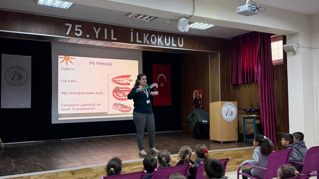 Öğrencilere okul sağlığı eğitimi verildi