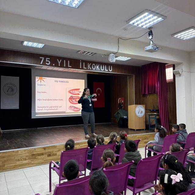 Öğrencilere okul sağlığı eğitimi verildi