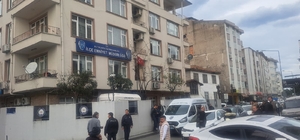 İfade vermeye gitti, polisin belindeki silahı alıp kendini vurdu