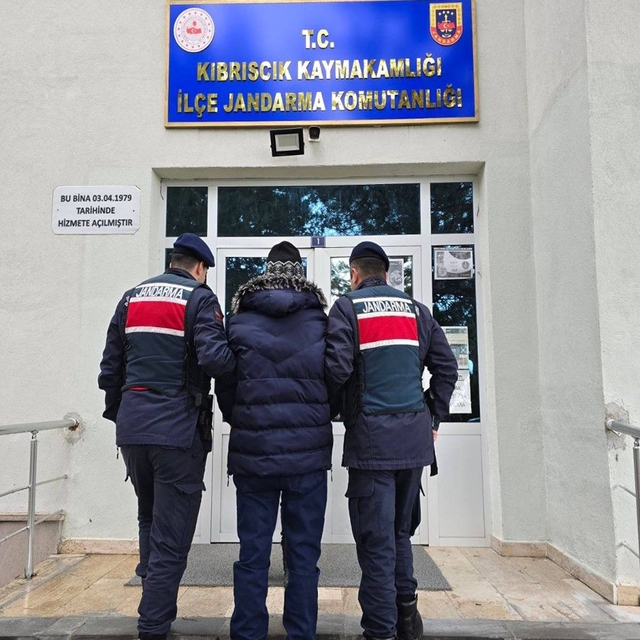 Farklı suçlardan aranan 2 firari hükümlü yakalandı