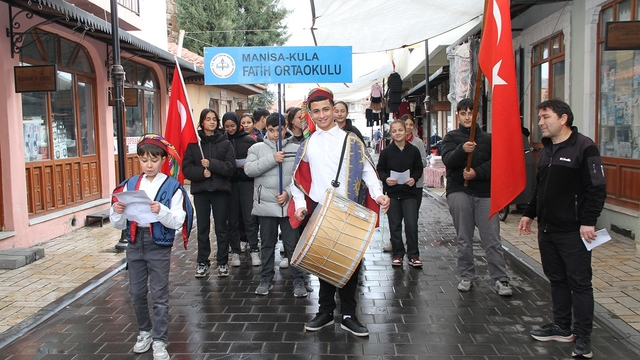 Minik davulcular mahalleleri şenlendirdi