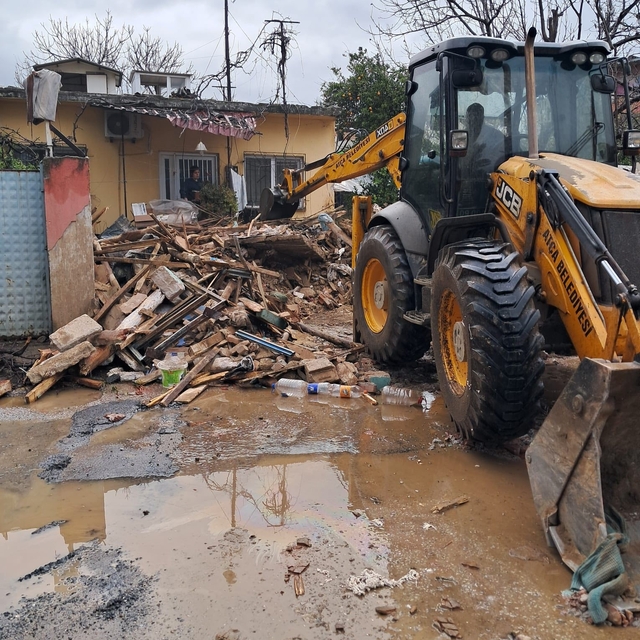 Yoğun yağışlara karşı Sultanhisar Belediyesi teyakkuzda