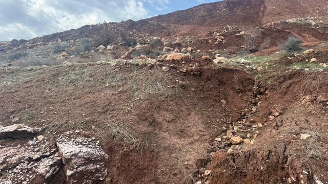 Şırnak'ta sağanak nedeniyle köy yolu çöktü