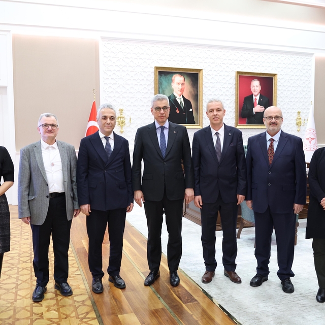 Hekimsen heyeti, Bakan Memişoğlu ile meslek kanunu ve malpraktis konusunu g...