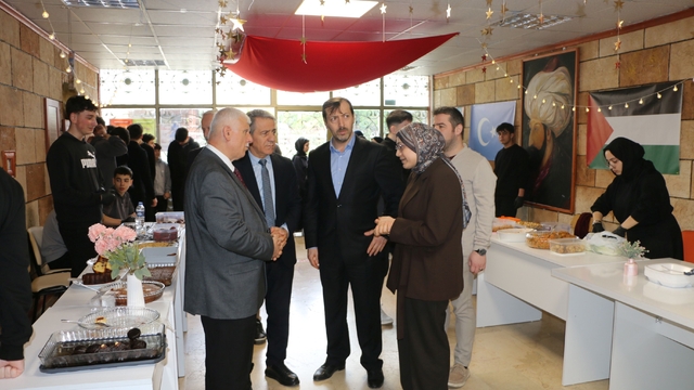 Of Anadolu İmam Hatip Lisesi'nde kermes düzenlendi