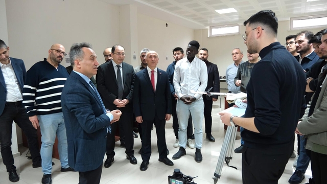 TOGÜ Rektörü Yılmaz, teknoloji odaklı çalışmaları inceledi