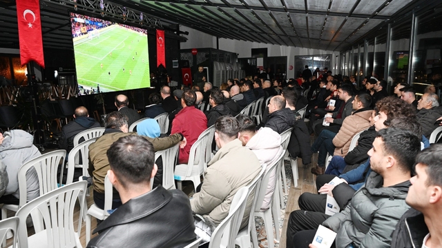 Galatasaray'ın Avrupa zaferini birlikte izlediler