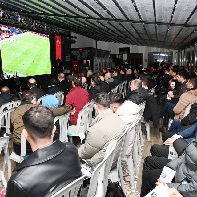 Galatasaray'ın Avrupa zaferini birlikte izlediler