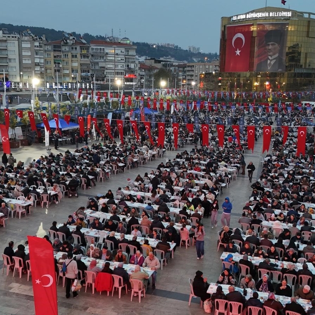 Aydın Büyükşehir Belediyesi vatandaşları iftar sofralarında buluşturacak