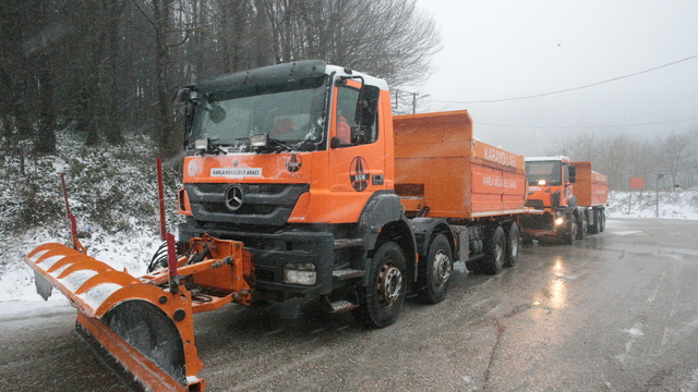 Anadolu Otoyolu ve D-100 kara yolunun Bolu Dağı geçişinde kar yağışı başladı