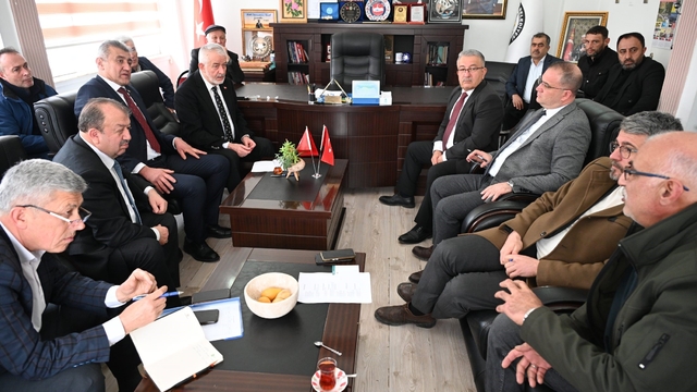 Başkan Şükrü Başdeğirmen Aksu'da muhtarların taleplerini dinledi