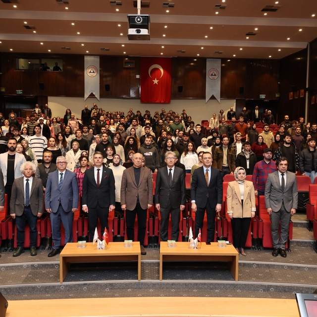 Türk Astronot Tuva Cihangir Atasever, ERÜ öğrencileri ile bir araya geldi