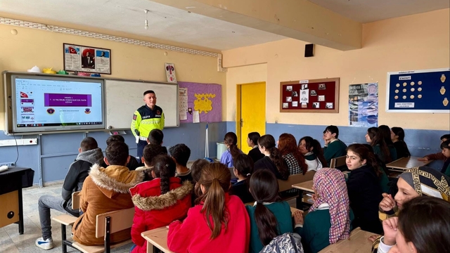 Muş'ta öğrencilere trafik eğitimi