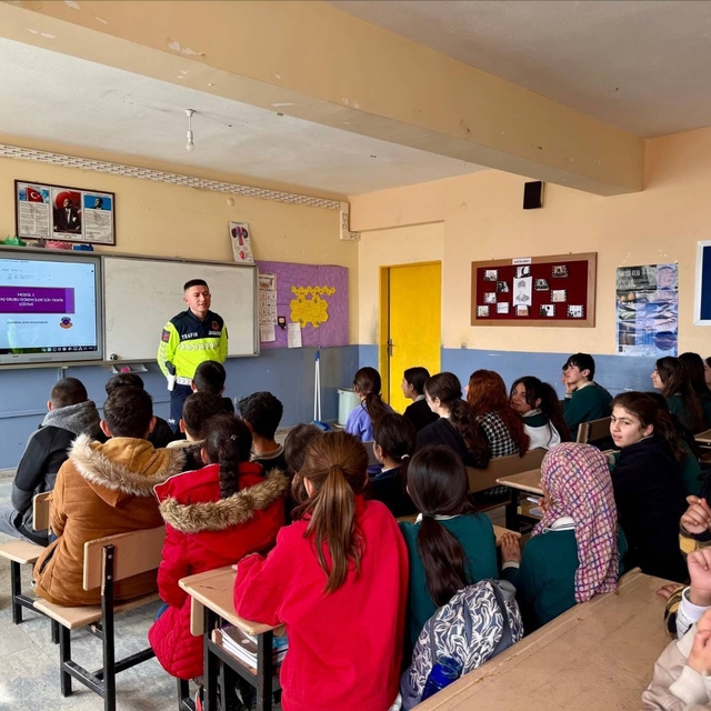Muş'ta öğrencilere trafik eğitimi
