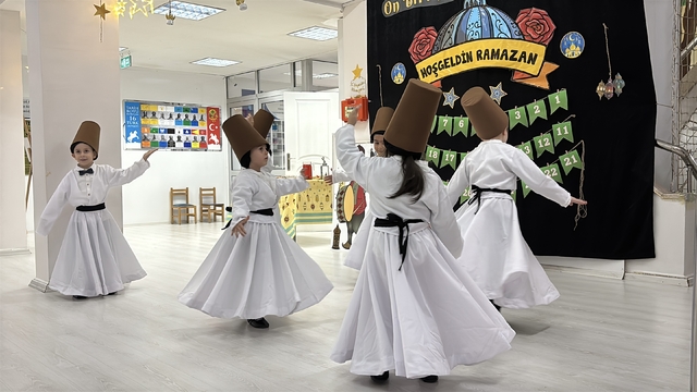 Kastamonu'da okul koridorları ramazan için süslendi