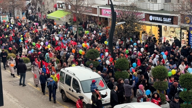 Bolu'da yüzlerce kişi 'Ramazan Alayı' yürüyüşünde buluştu
