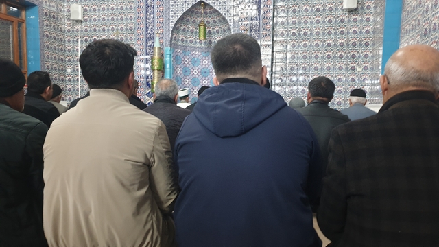 Başkale'de ilk teravih namazı kılındı