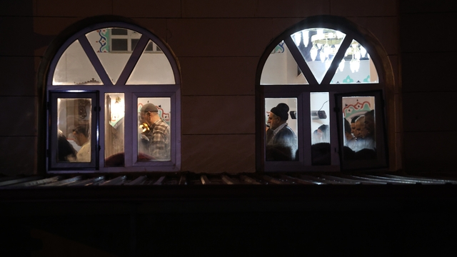 Elazığ'da Ramazan ayının ilk teravihinde camiler dolup taştı