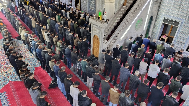 Şanlıurfa'da ilk teravih namazı kılındı