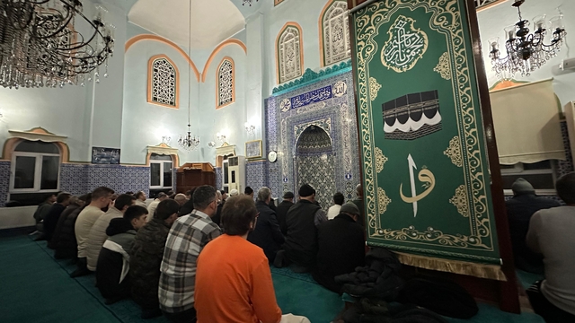 Bursa ve çevre illerde ilk teravih namazı kılındı