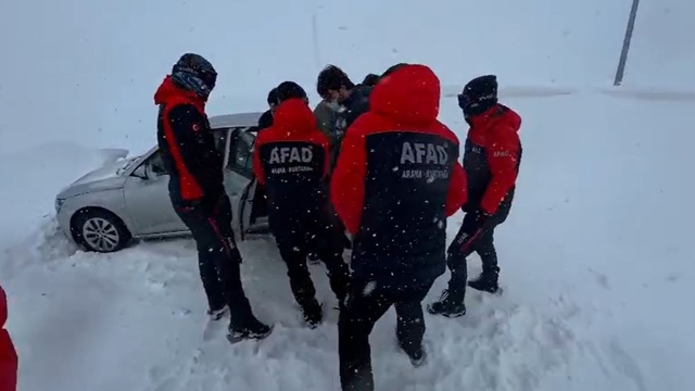 Kayseri-Erciyes kara yolu trafiğe kapatıldı (2)