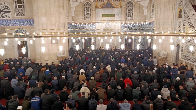 Selimiye Camisi restorasyonun ardından 4 yıl sonra ibadete açıldı, cemaatle ilk namaz kılındı(2)