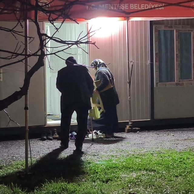 Menteşe 112 evler sakinlerinin cami hasreti
Ramazan ayını konteyner ibadeth...