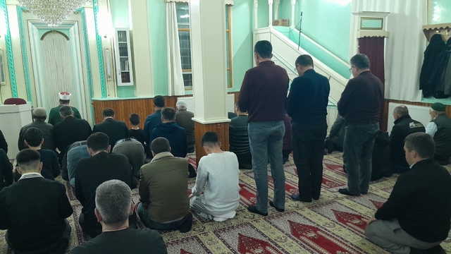 Karapınar'da ilk teravih namazı kılındı