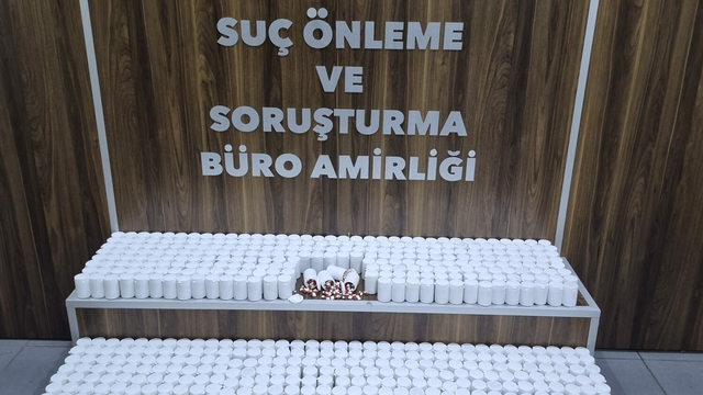 İzmir'de 105 bin 270 sentetik ecza ele geçirildi: 7 gözaltı